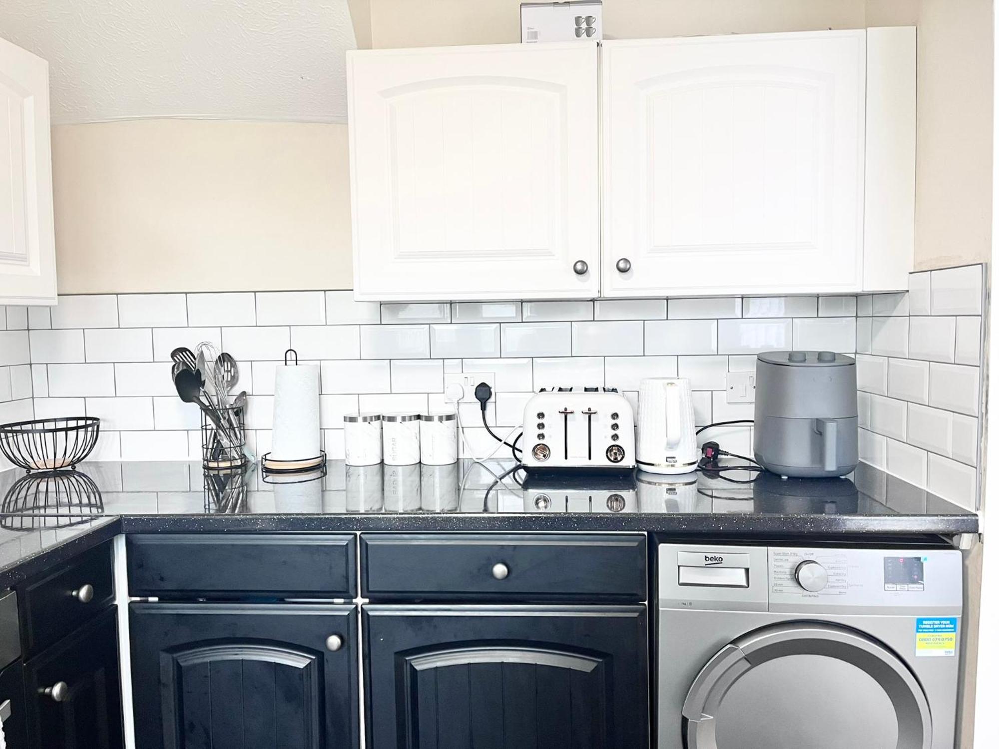 Holiday home Lush House Close To Ashford Town Centre With Driveway