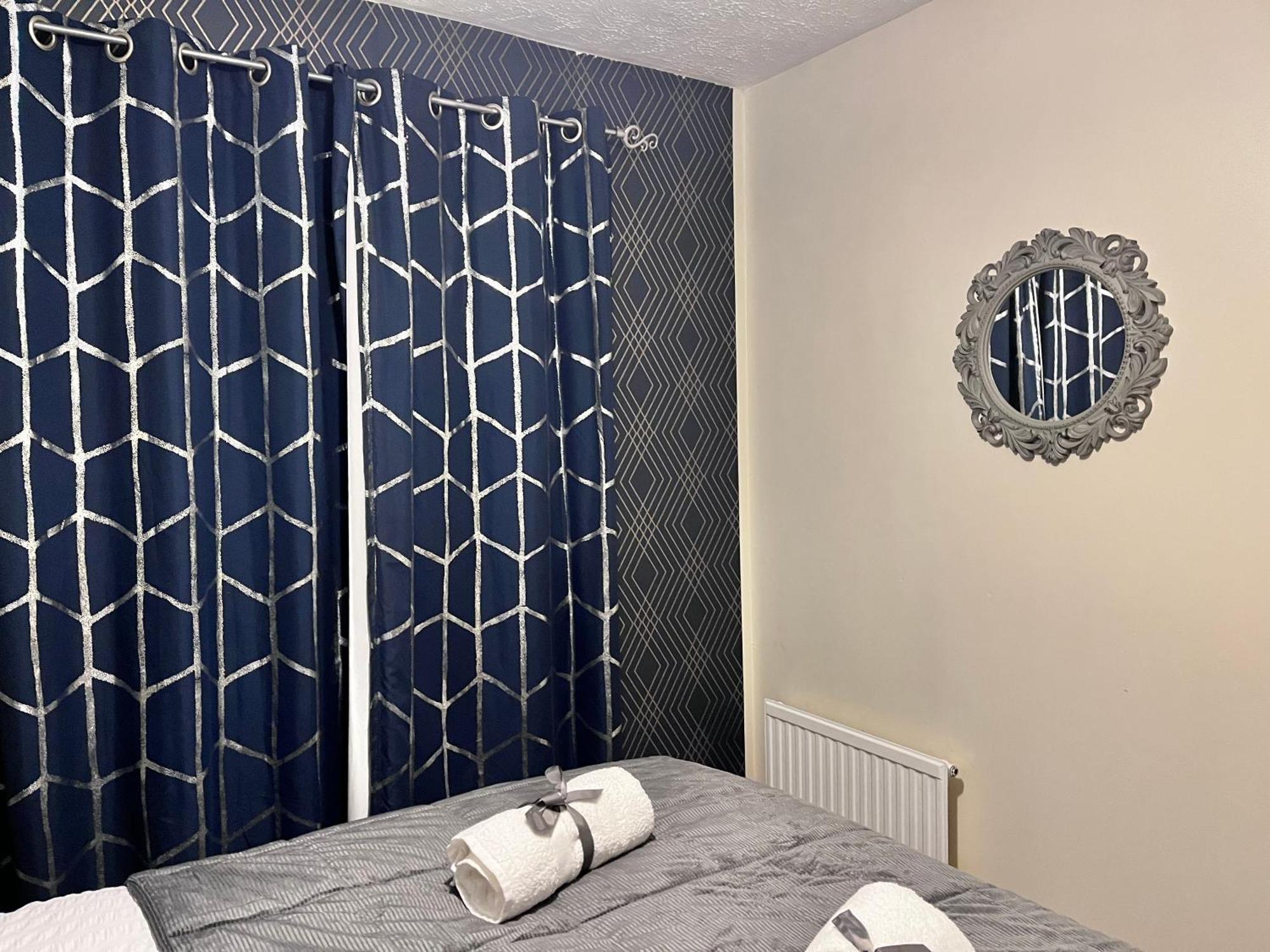 Lush House Close To Ashford Town Centre With Driveway Holiday home