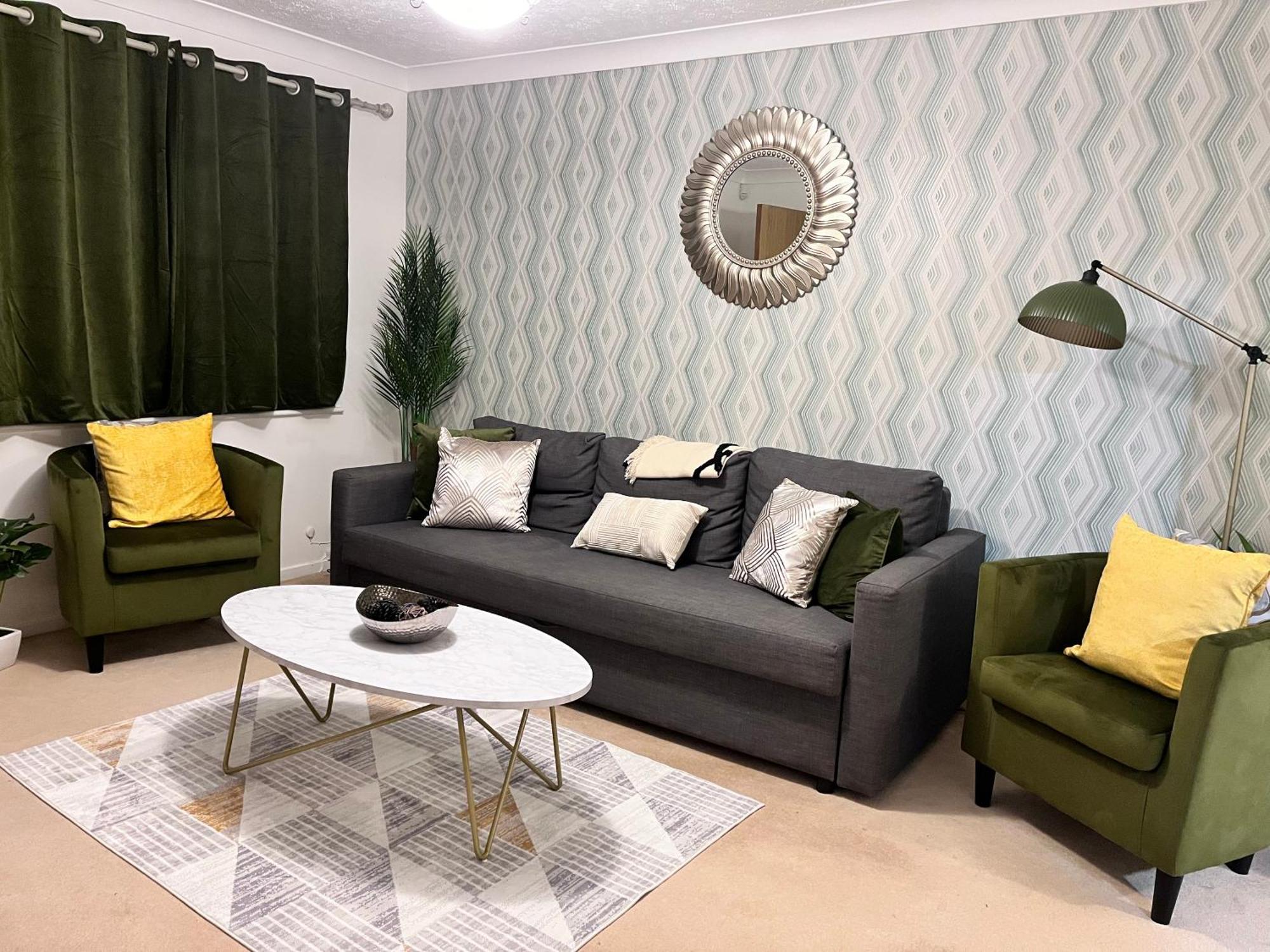 Casa vacanze Lush House Close To Ashford Town Centre With Driveway