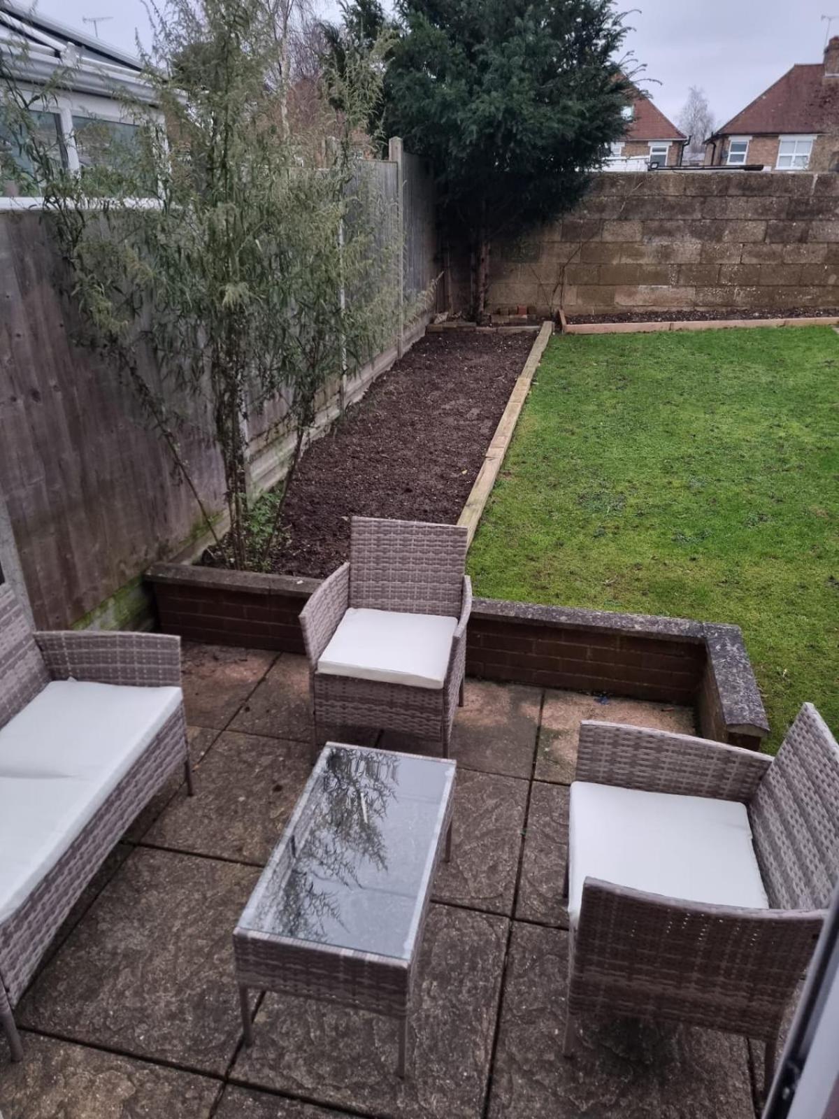 Holiday home Lush House Close To Ashford Town Centre With Driveway *